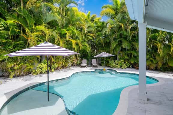 Island Charm - Image 1