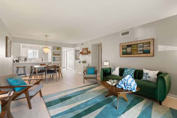 Some Like It Hot at Runaway Bay 148 - Image 1