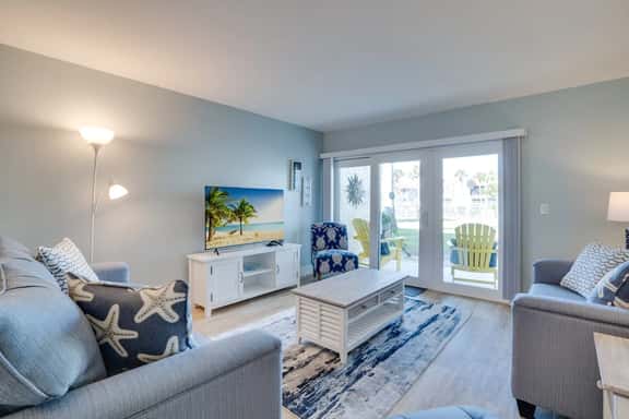 Lazy Days at Runaway Bay 162 - Image 1