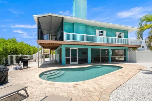 Bay Breeze Bungalow - Image 1