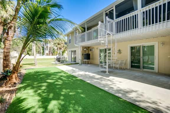 Island Retreat - Image 1