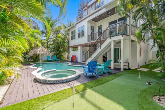Portside Paradise - Image 1
