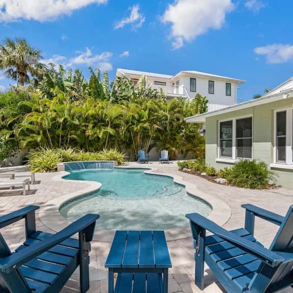 Dockside Paradise - Image 1