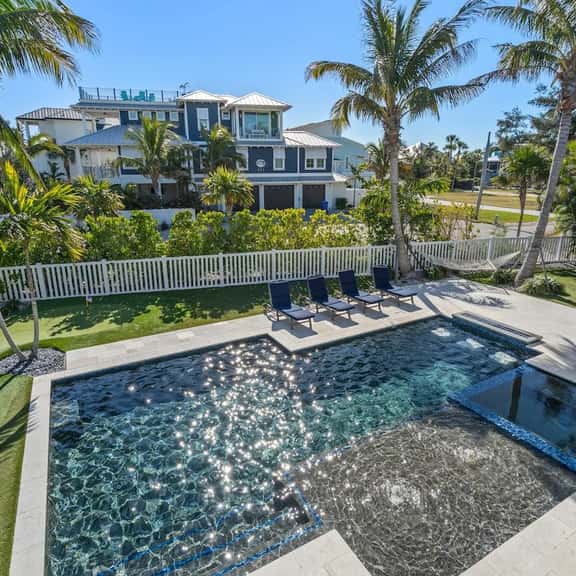 Coconut Cove - Image 1