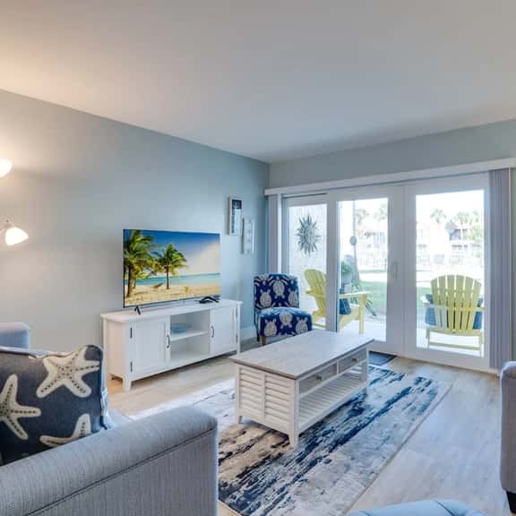 Lazy Days at Runaway Bay 162 - Image 1