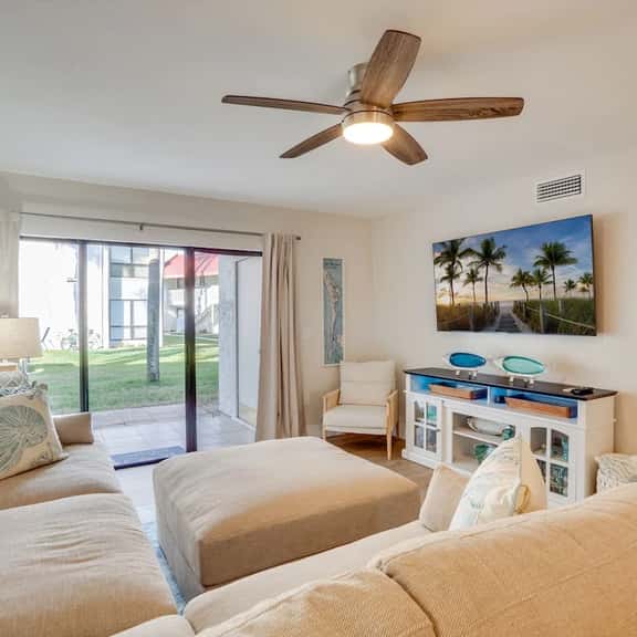 Bougie Bay at Runaway Bay 185 - Image 1