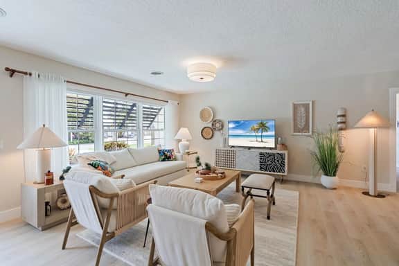 Island Charm - Image 5