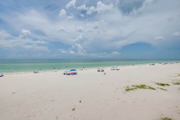 Anna Maria Island Club Unit 22 - Image 2