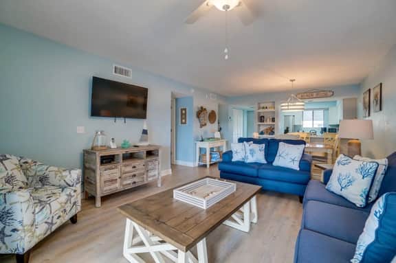 Sea Life at Runaway Bay 211 - Image 2