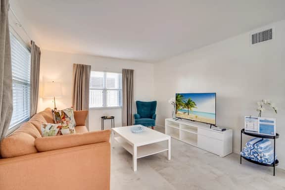 Bean Point Residence Unit B - Image 2