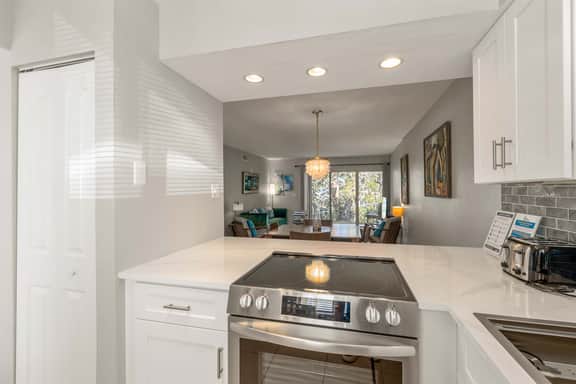 Some Like It Hot at Runaway Bay 148 - Image 5