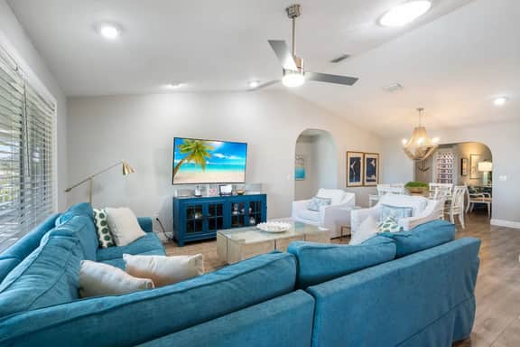 Coconut Cove - Image 5